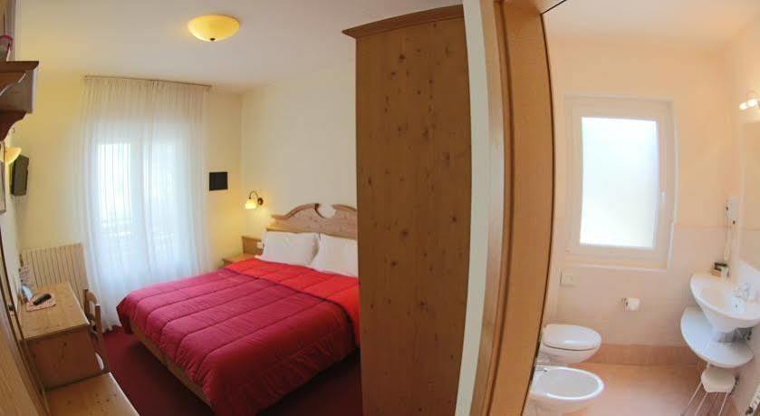 Liz Hotel & Apartments Predazzo Bagian luar foto