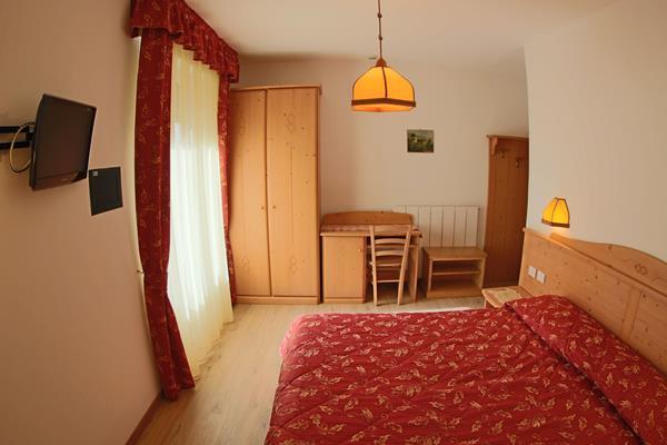 Liz Hotel & Apartments Predazzo Bagian luar foto